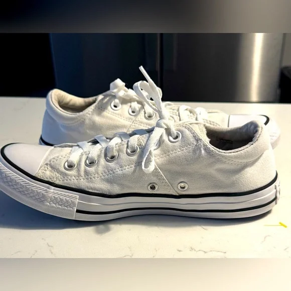 Converse Classic White Chuck Taylor All-Star Sneakers Women  size 7 - Picture 11 of 13